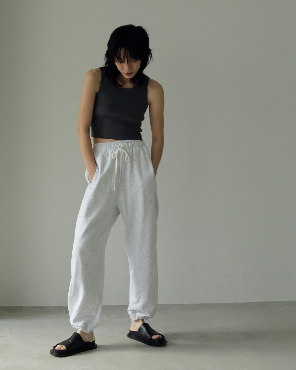 aunke Cropped Knit Tanktop ホワイト SOLY HUX Women's V Neck Crop Tops Basic Trendy Notched