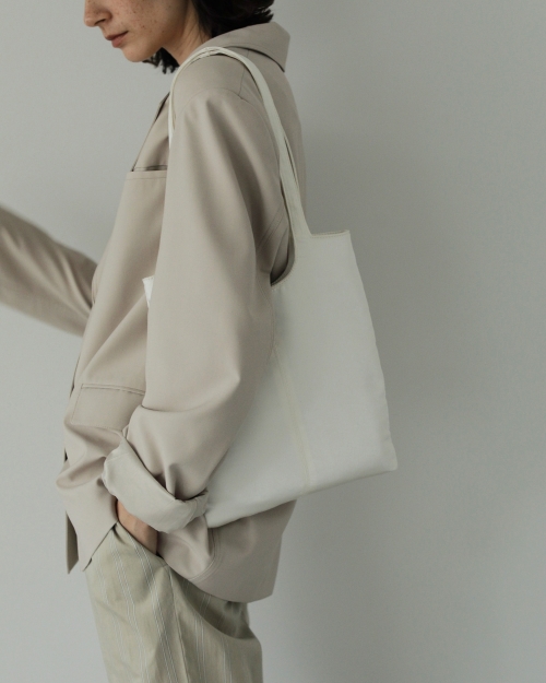 anuke/アンヌーク Satin Tote Bag　アイボリー ànuke online store（アンヌーク） / Satin Tote BagSatin Tote