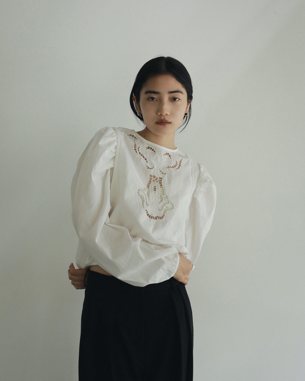 トップス anuke Cutwork Puff Blouse ànuke online store（アンヌーク） / Cutwork Puff