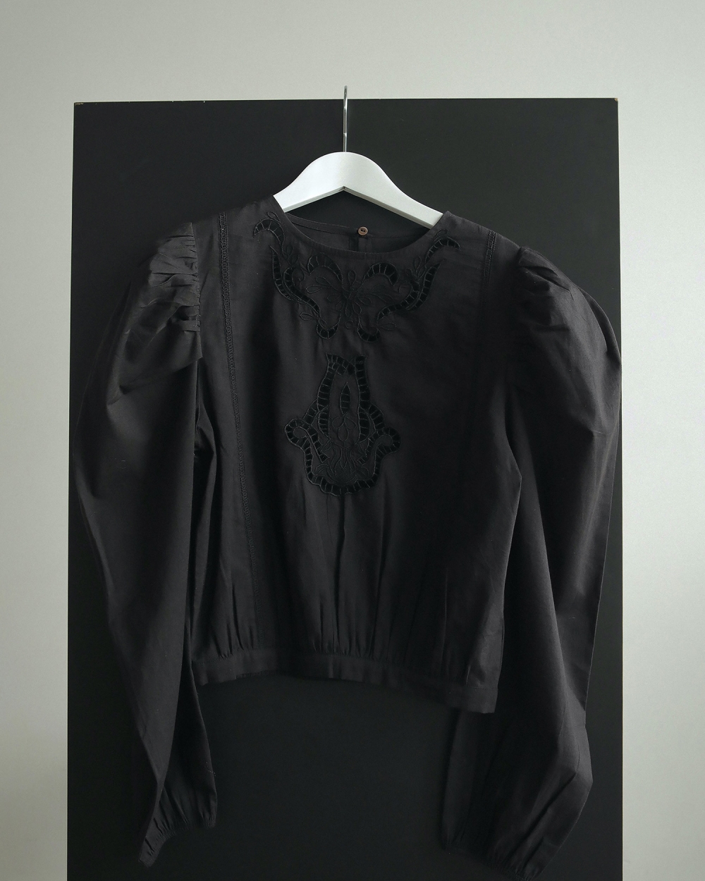 トップス anuke Cutwork Puff Blouse ànuke online store（アンヌーク） / Cutwork Puff