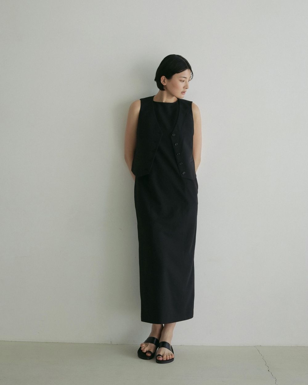 最高級 ànuke online store（アンヌーク） / Compact Cutoff トップス