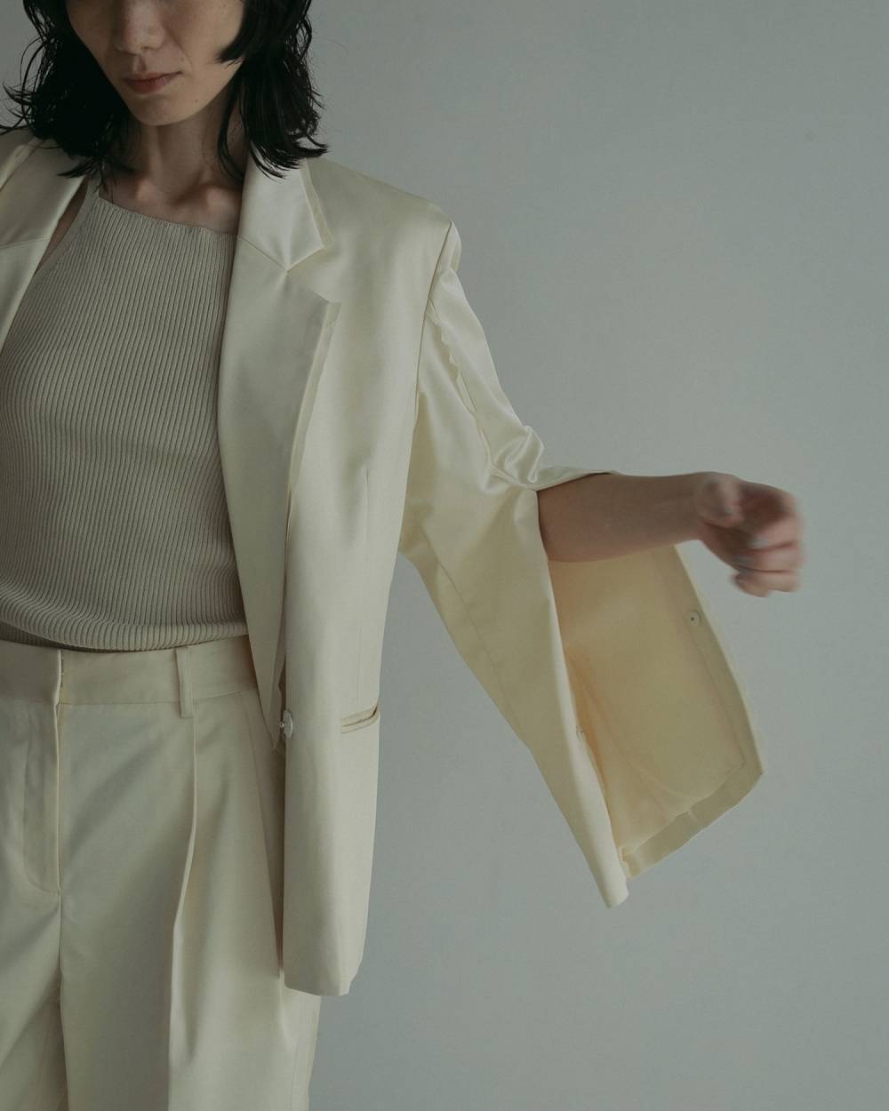 Satin Slit Jacket Satin Slit Jacket,サテンスリットジャケット,62510107,ジャケット,JK,テーラージャケット,アウター,羽織,サテン素材,オケージョン,きれいめ,ànuke,トアンヌーク,lifes,ライフズ,25ss