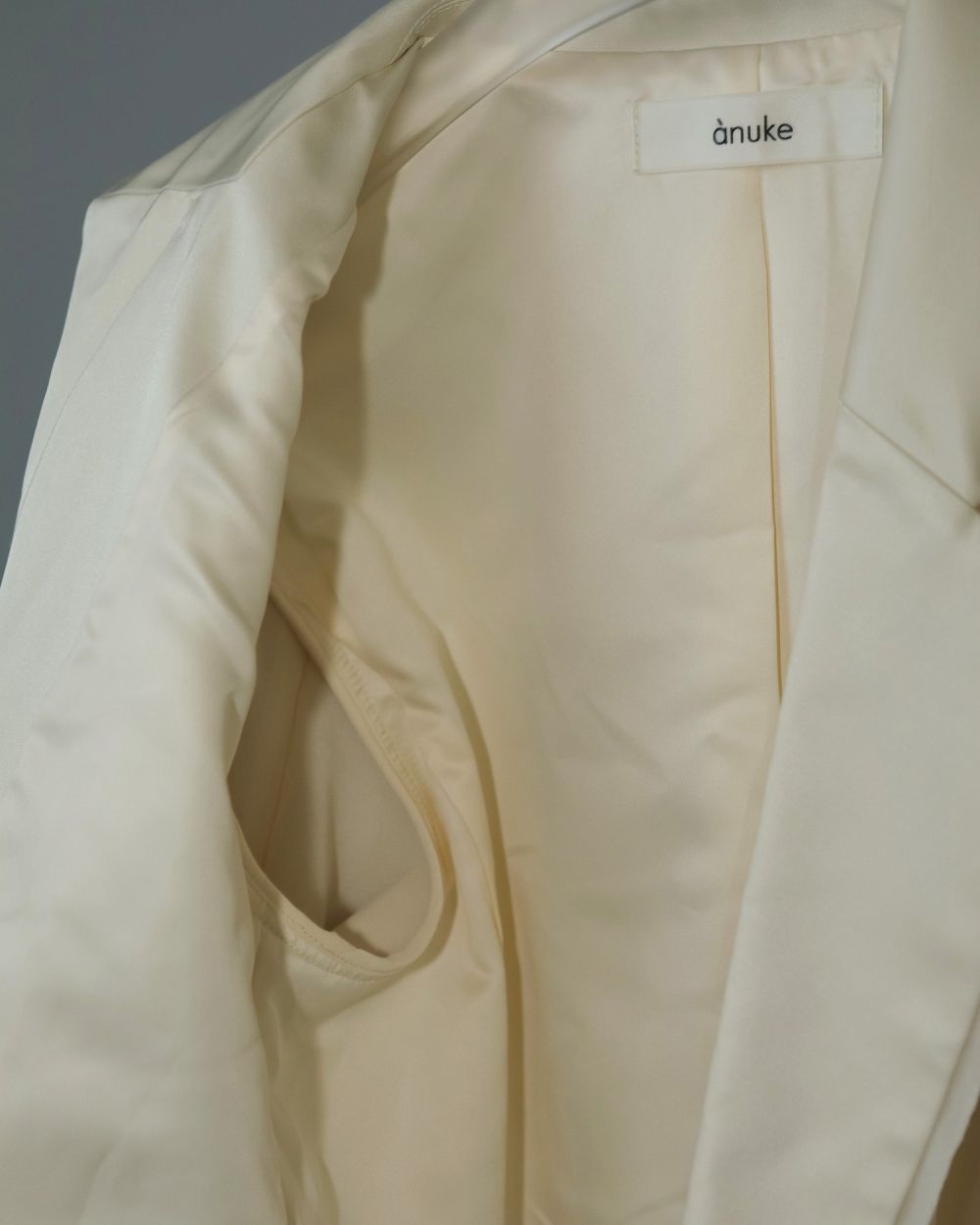 ànuke online store（アンヌーク） / Satin Slit JacketSatin
