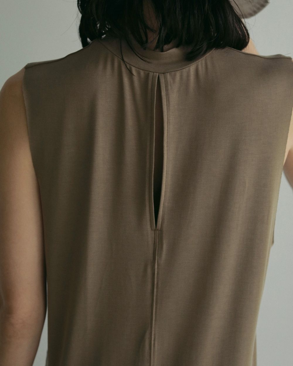 新品未使用★anuke Sleeveless Tuck Onepiece ànuke アンヌーク anuke Sleeveless Tuck Onepiece スリーブ