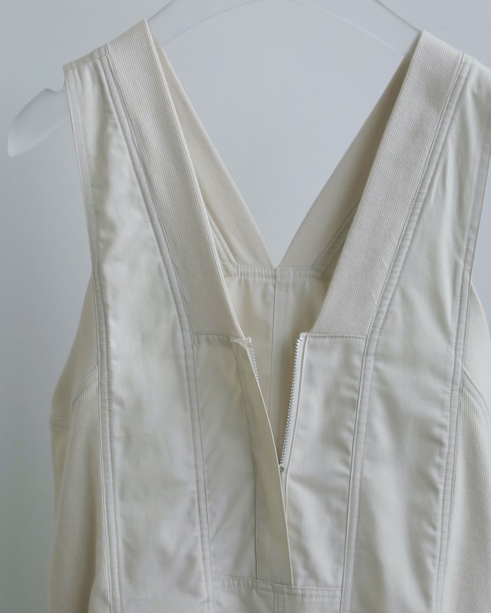 ànuke online store（アンヌーク） / Drawstring Vneck