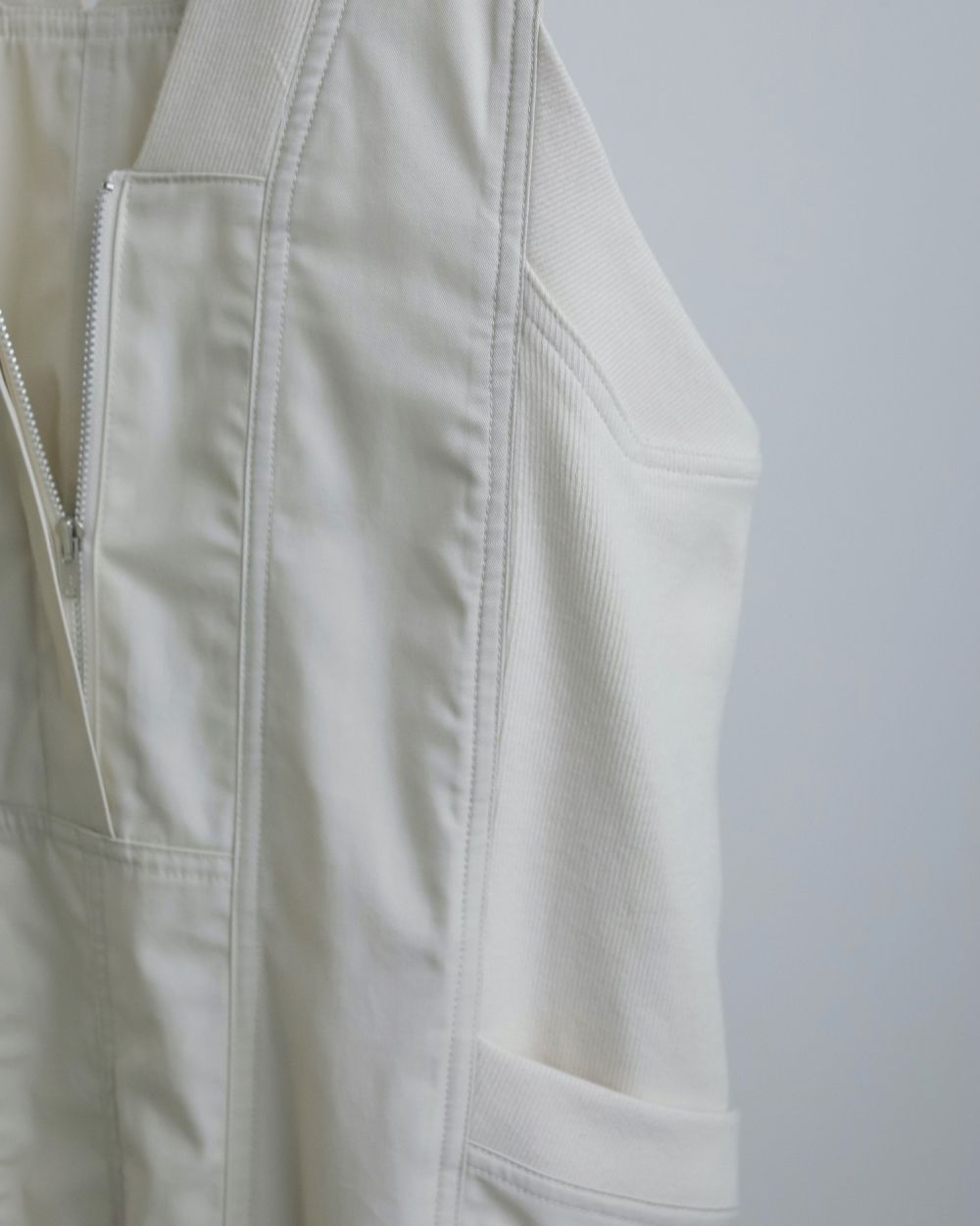 ànuke online store（アンヌーク） / Drawstring Vneck