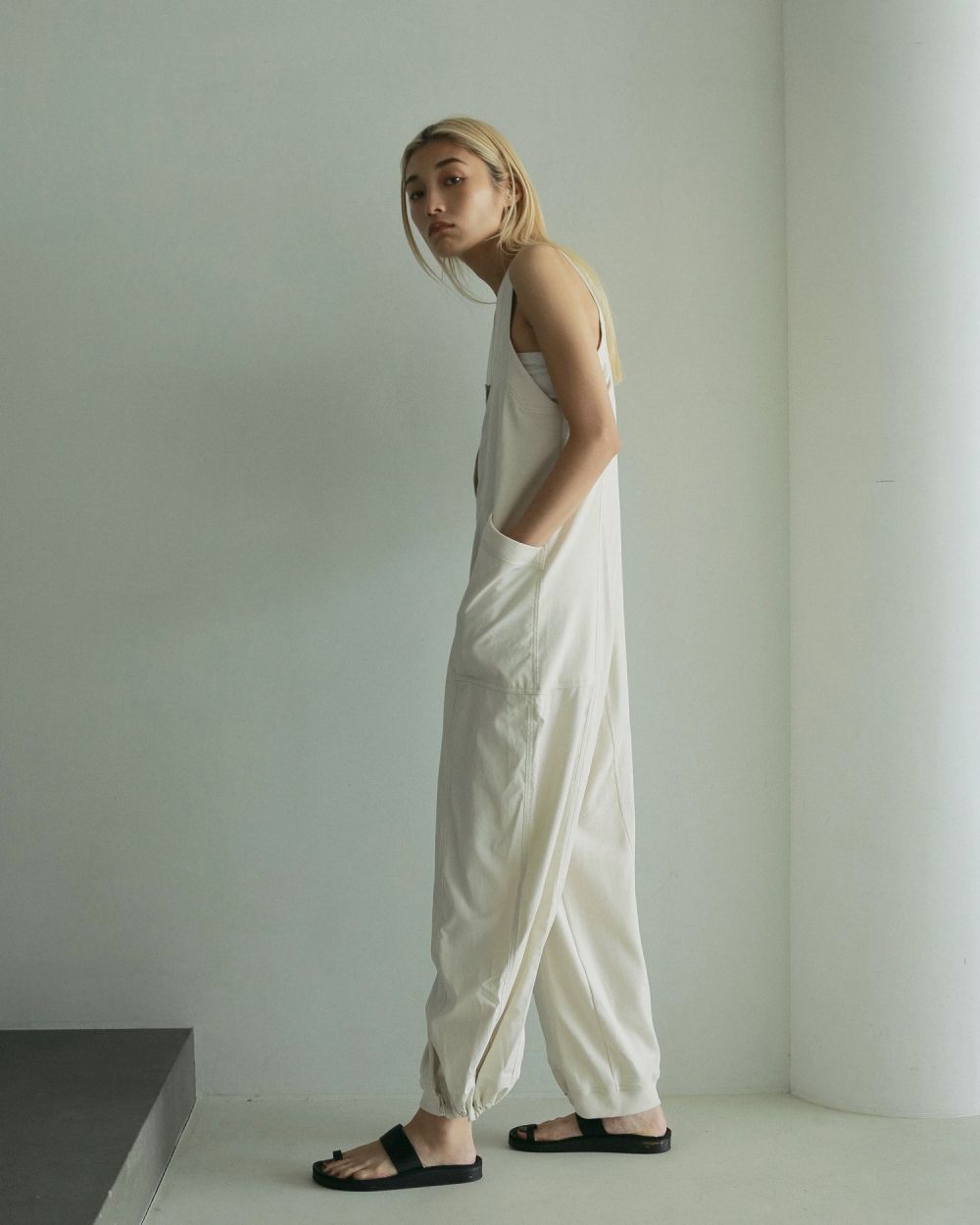 ànuke online store（アンヌーク） / Drawstring Vneck