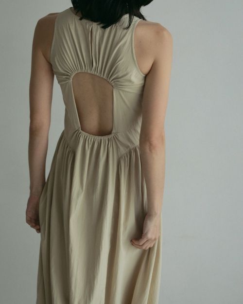 美品　アパルトモン　Vneck Gather Onepieceギャザーワンピース ànuke online store（アンヌーク） / Cotton Gather OnepieceCotton