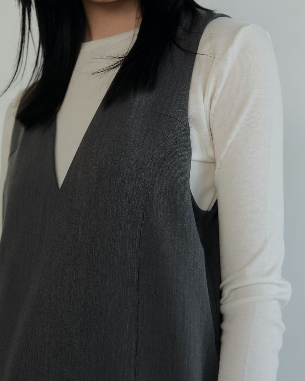 ànuke online store（アンヌーク） / Cutoff Vneck