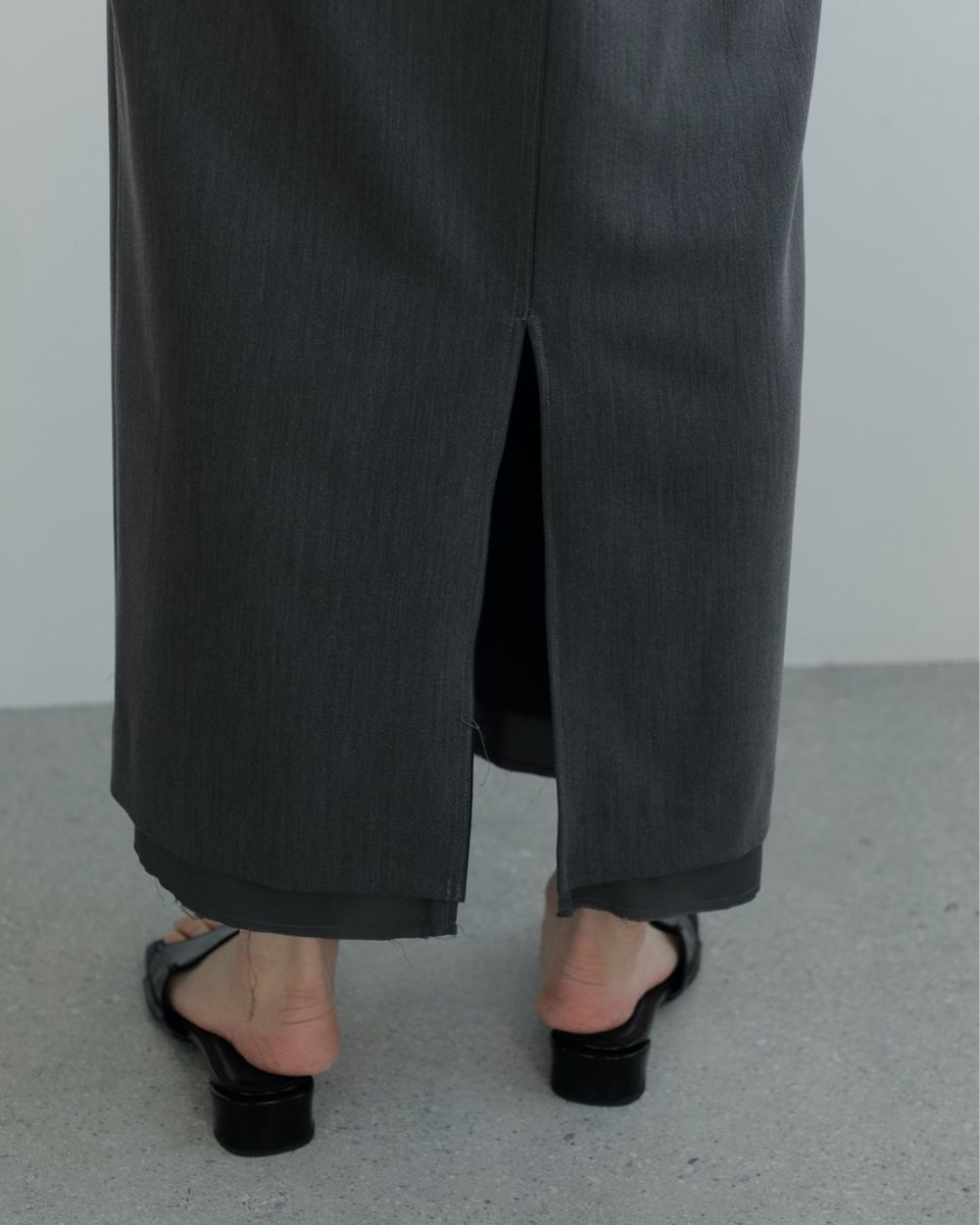 ànuke online store（アンヌーク） / Cutoff Vneck