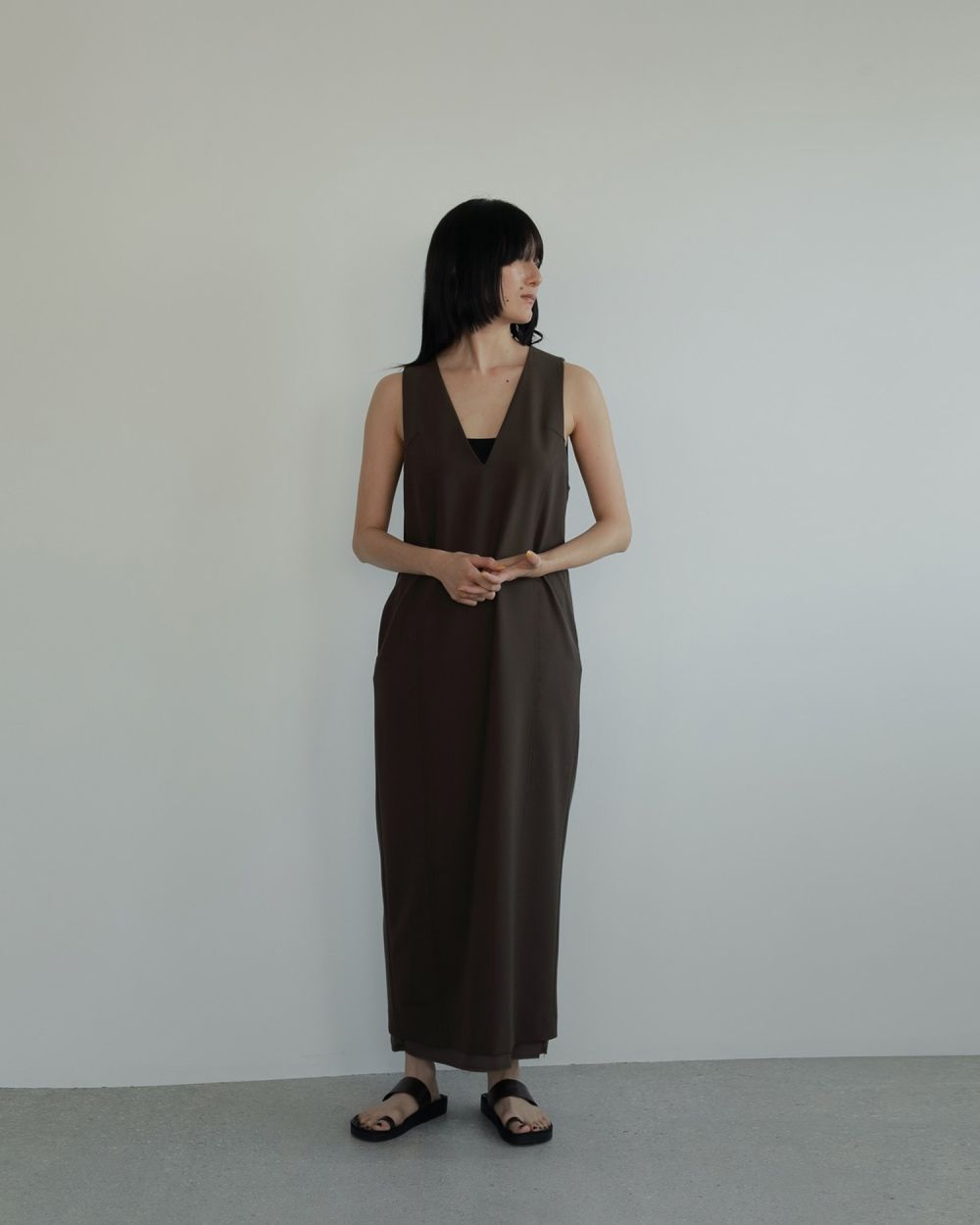 ànuke online store（アンヌーク） / Cutoff Vneck