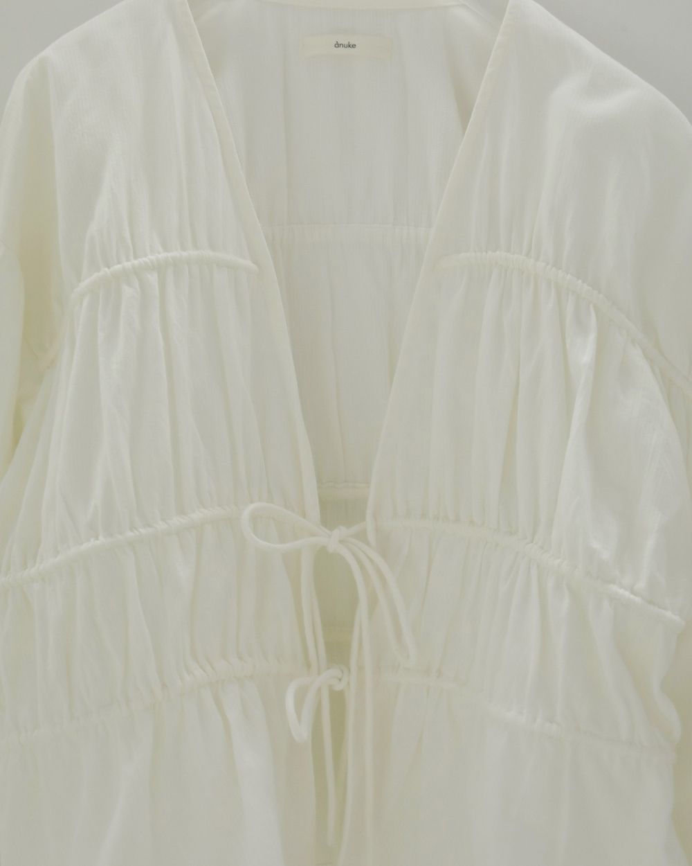 アンヌーク anuke 2025SpringSummer トップス Vneck Lace Blouse Vネックレースブラウス 長袖 前開き 羽織 25春夏 62510408 anuke アンヌーク 2025SpringSummer トップス Patchwork Lace