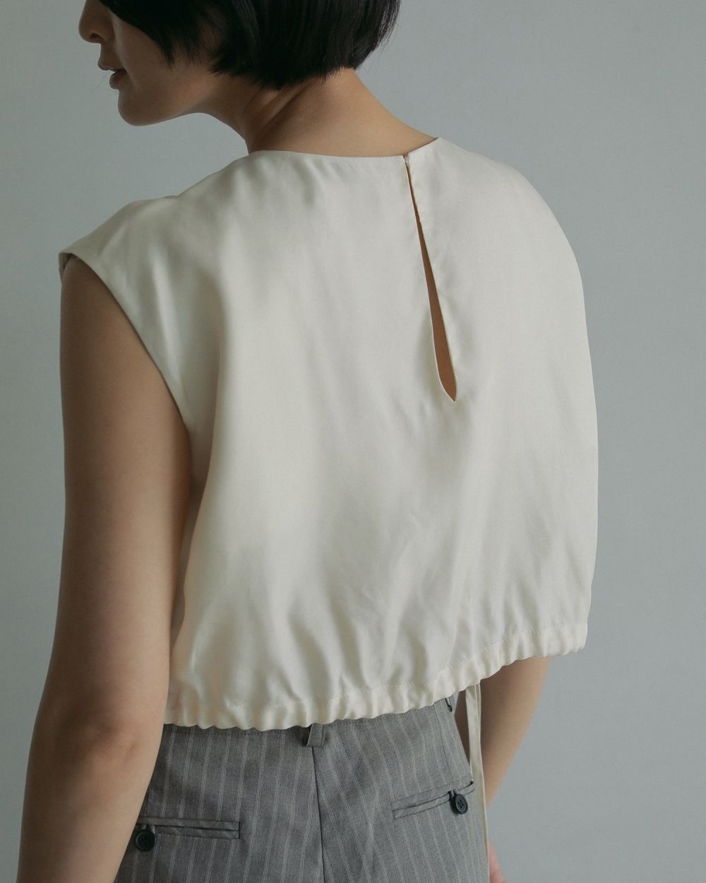 高評価なギフト ànuke online Drawstring Sleeveless / store（アンヌーク） トップス