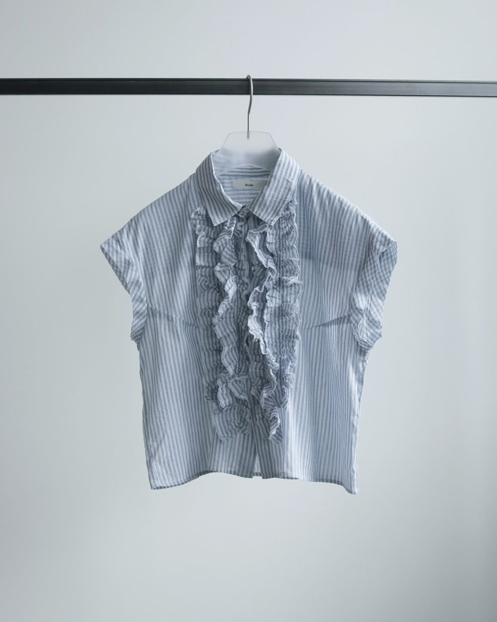アンヌーク anuke 2025SpringSummer トップス Sleeveless Frill Blouse ノースリーブフリルブラウス ノースリーブ ショート丈 25春夏 anuke アンヌーク 2025SpringSummer トップス Sleeveless Frill