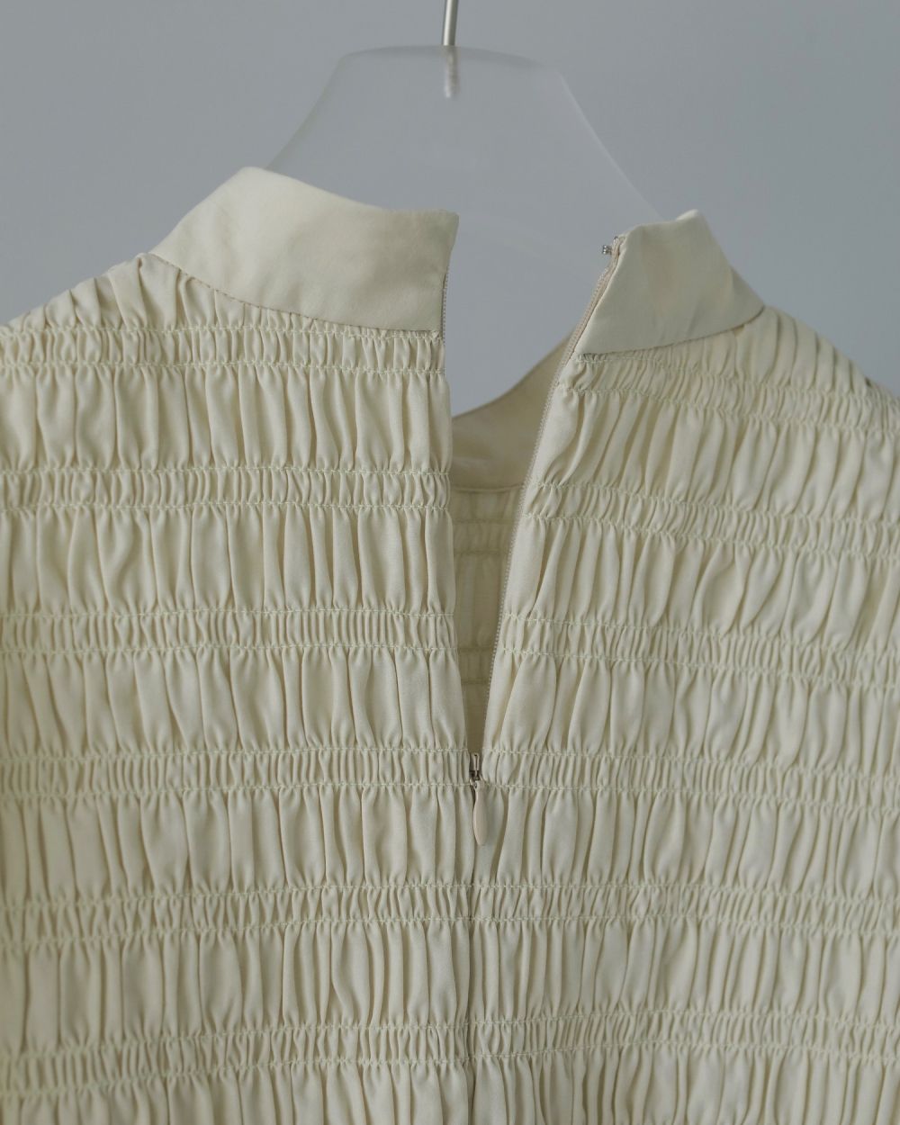 Shirring Compact Blouse Shirring Compact Blouse,シャーリングコンパクトブラウス,62510421,トップス,ブラウス,ànuke,トアンヌーク,lifes,ライフズ,25ss