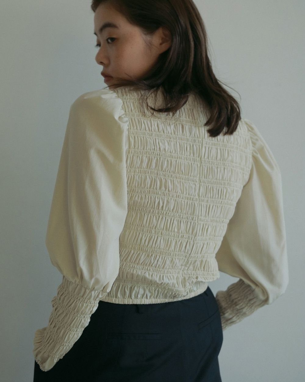 Shirring Compact Blouse Shirring Compact Blouse,シャーリングコンパクトブラウス,62510421,トップス,ブラウス,ànuke,トアンヌーク,lifes,ライフズ,25ss