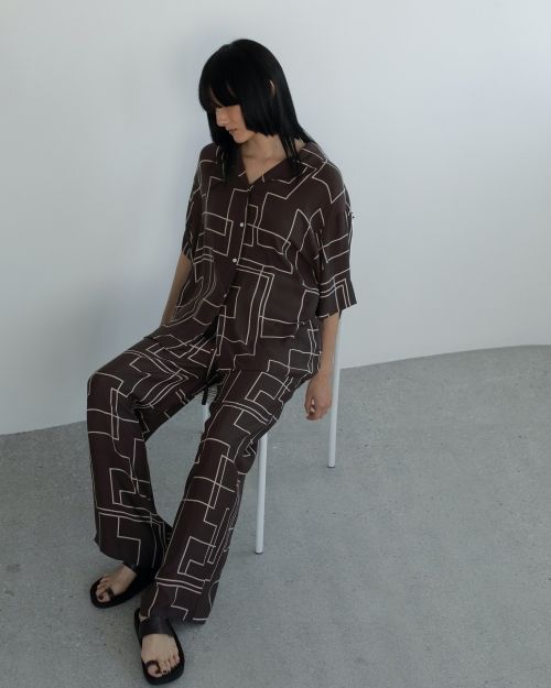 ànuke online store（アンヌーク） / Geometric Opencollar