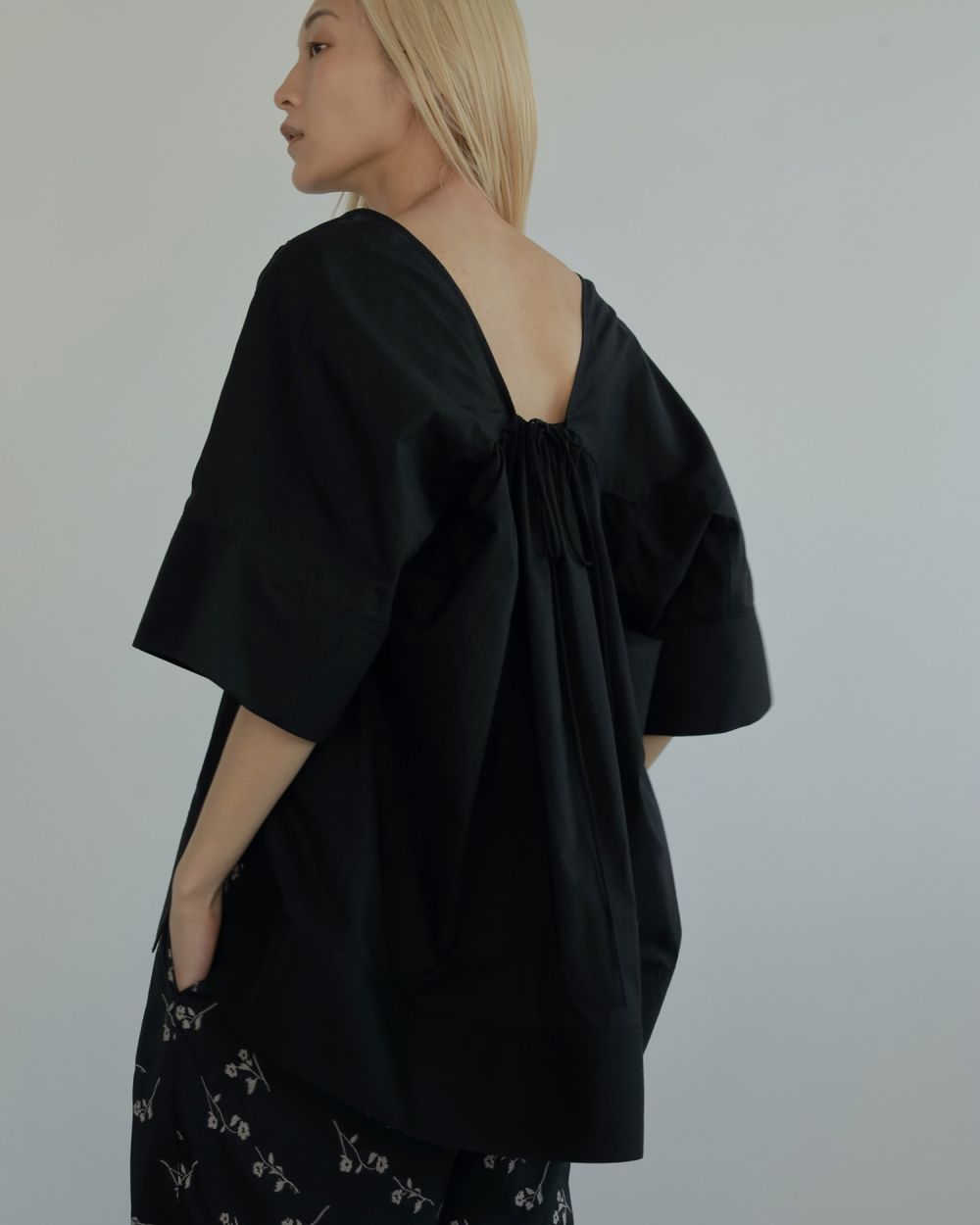 anuke Gather Velour Blouse 黒 anuke アンヌークanuke Gather Velour Blouse 黒