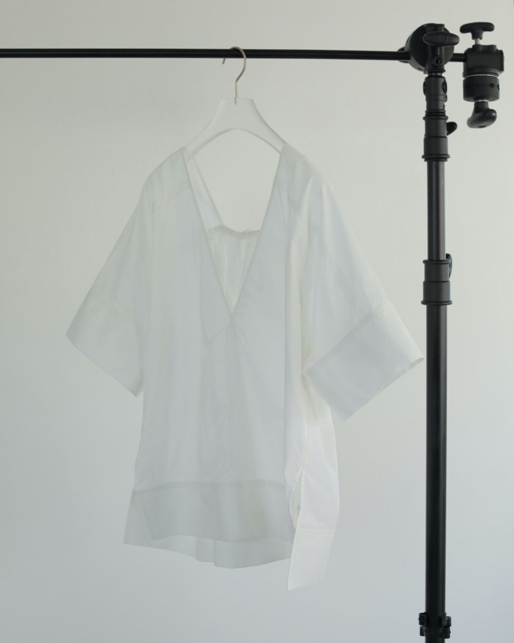 anuke vneck gather blouse 新品未使用 ànuke online store（アンヌーク） / Vneck Gather BlouseVneck