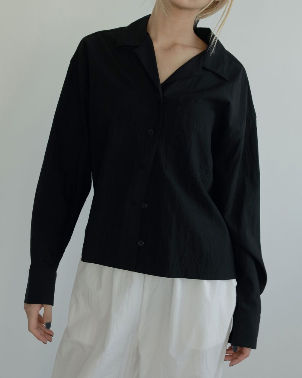 anuke アンヌーク Vneck Compact Shirts｜BORN FREE ONLINE SHOP