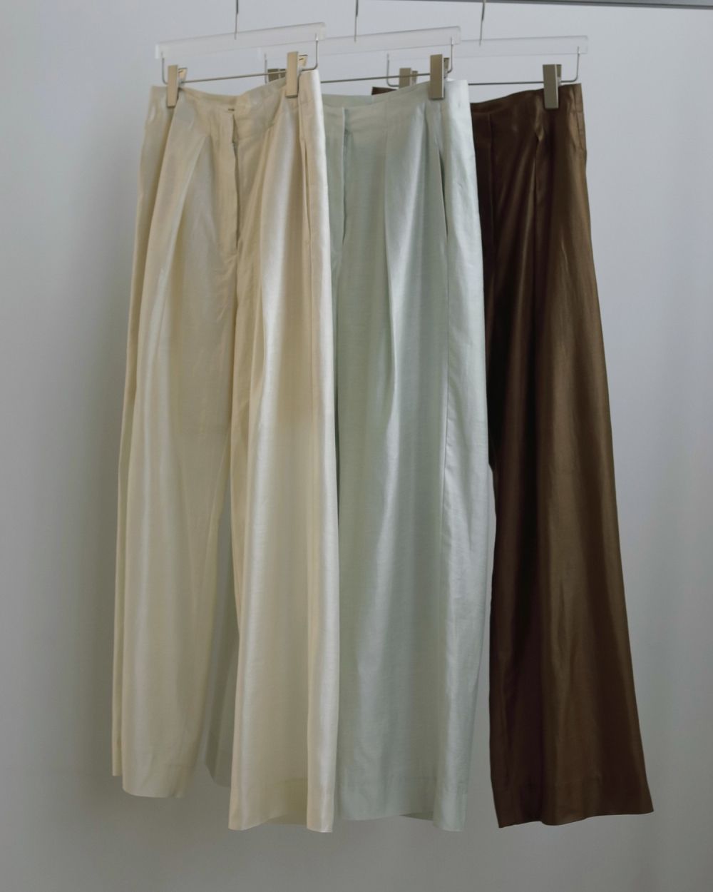 ànuke online store（アンヌーク） / Sheer Tuck PantsSheer