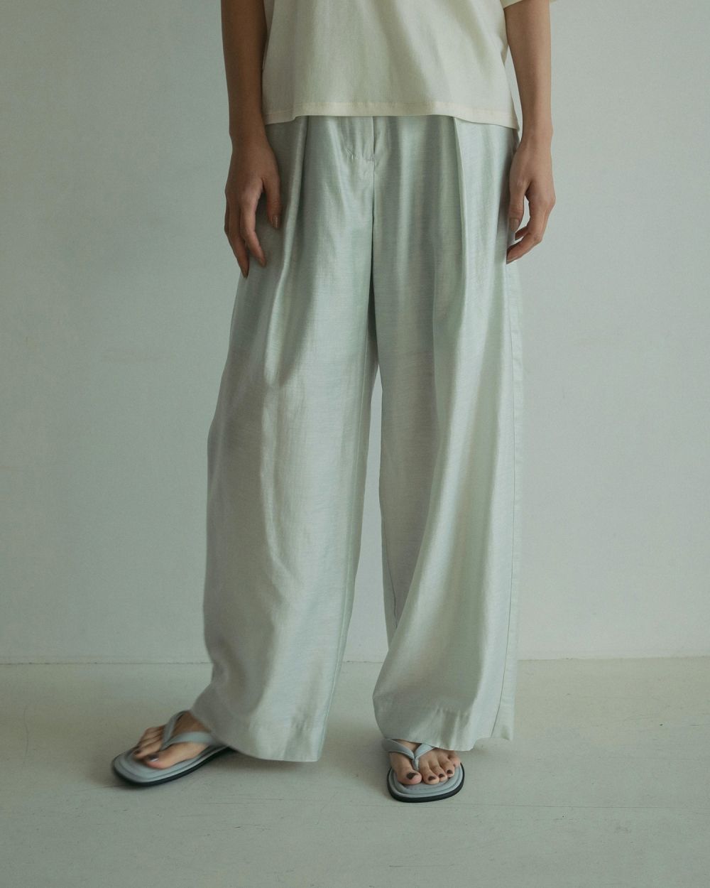 Sheer Tuck Pants Sheer Tuck Pants,シアータックパンツ,62510702,ボトムス,タックパンツ,センタープレス,ワイドシルエット,ànuke,アンヌーク,lifes,ライフズ,25ss