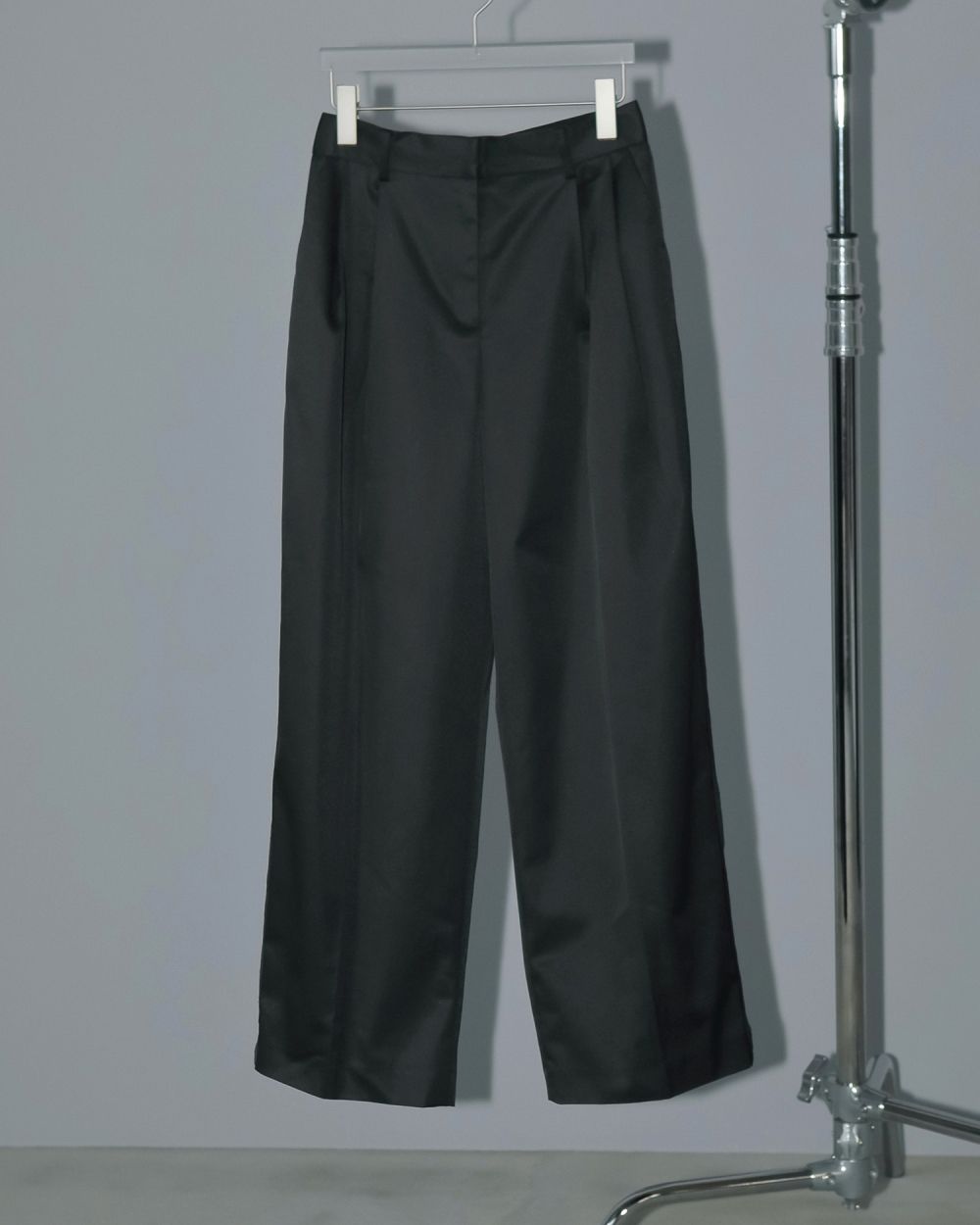 ànuke online store（アンヌーク） / Satin Wide PantsSatin
