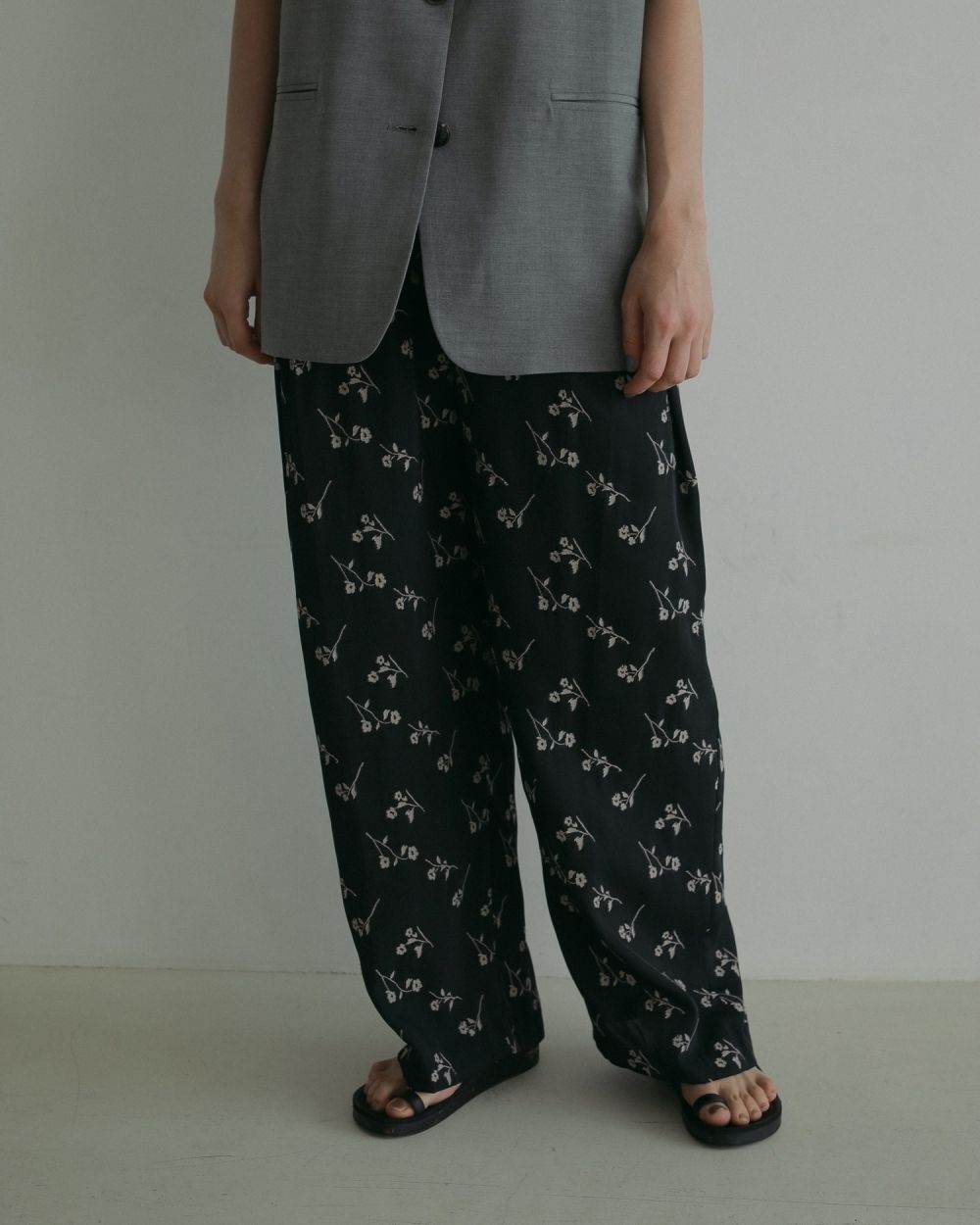 JACQUARD FLOWER パンツ　サイズ2 ànuke online store（アンヌーク） / Flower Jacquard