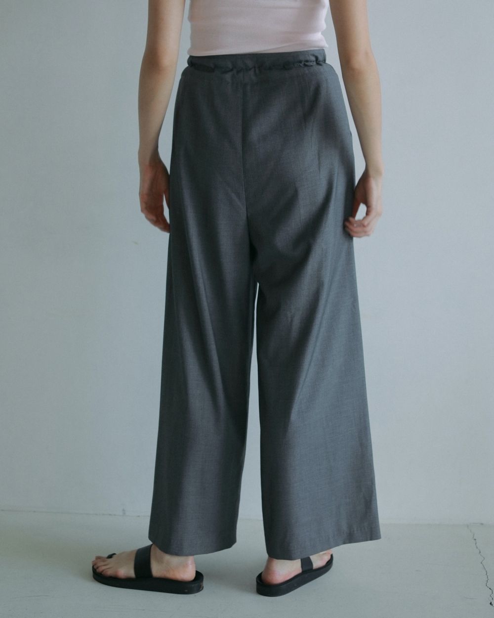 【2024SS／美品✨】anuke Drawstring Loose Pants ànuke online store（アンヌーク） / Drawstring Waterrepellent