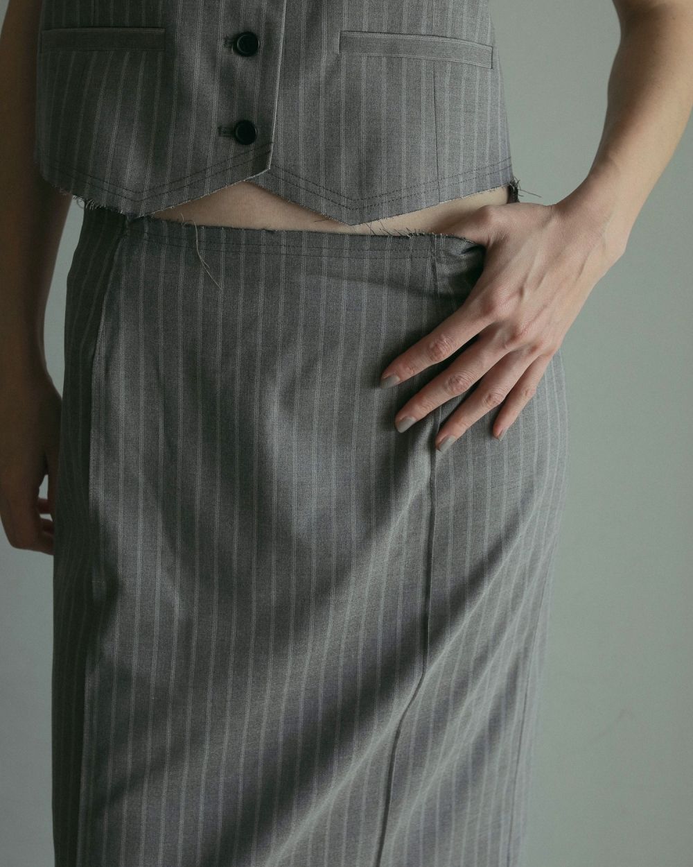 anuke アンヌークCutoff Straight Skirt ブラック　新作 ànuke online store（アンヌーク） / Cutoff Straight