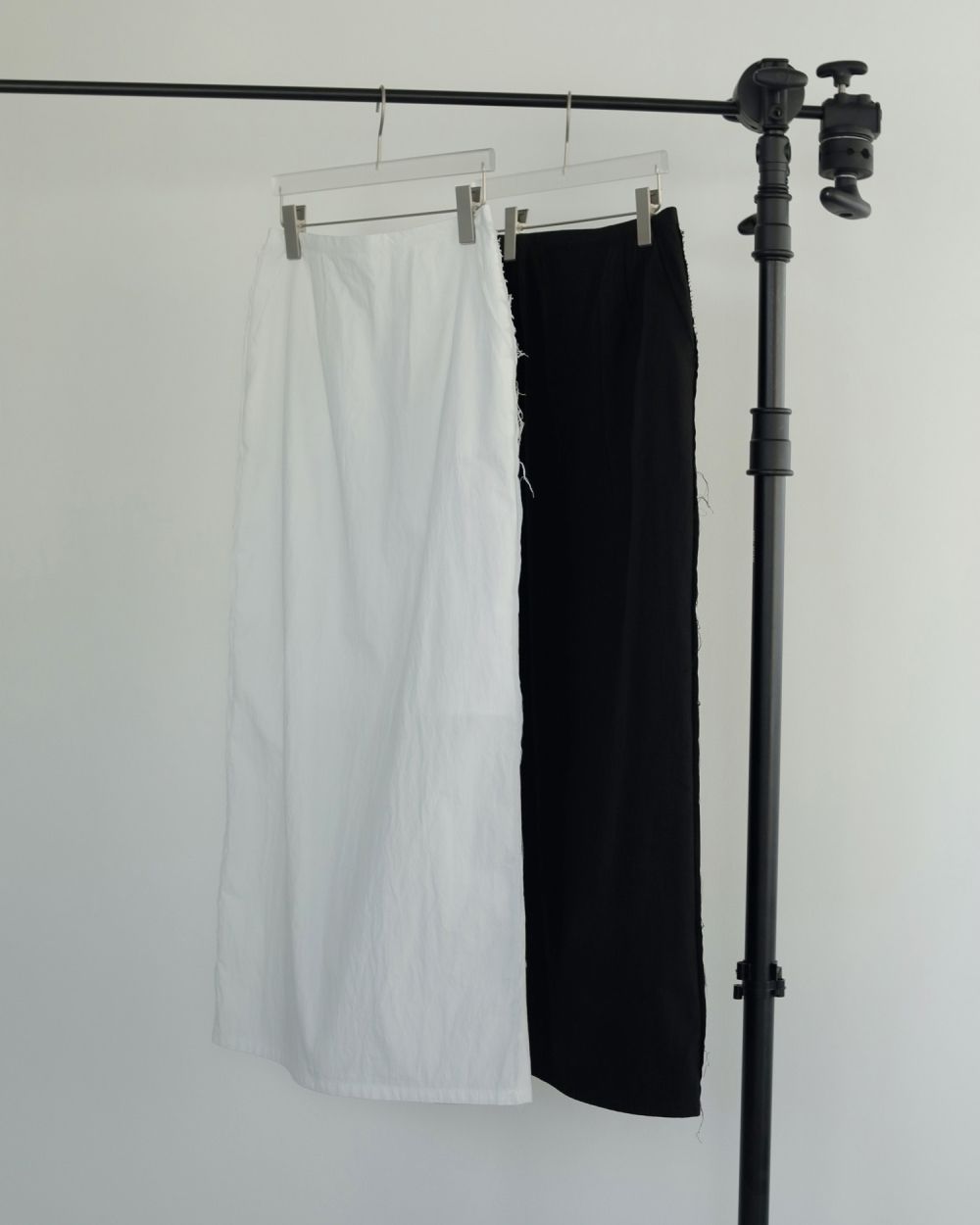 anuke アンヌークCutoff Straight Skirt ブラック　新作 ànuke online store（アンヌーク） / Cutoff Straight
