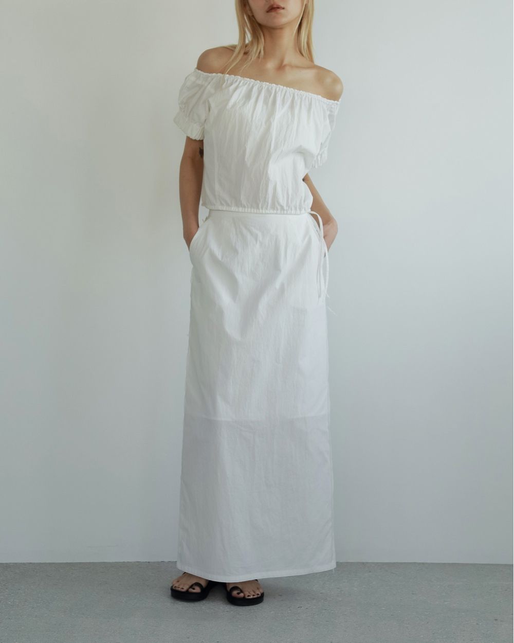 anuke アンヌークCutoff Straight Skirt ブラック　新作 ànuke online store（アンヌーク） / Cutoff Straight