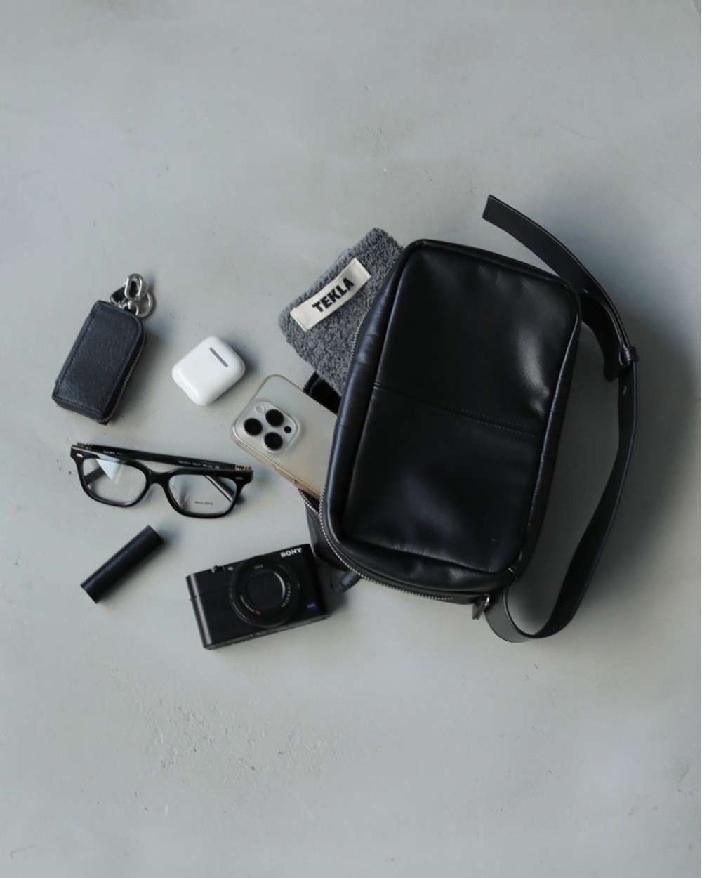 バッグ anuke Onehandle Leather Bag ànuke online store（アンヌーク） / Onehandle Leather