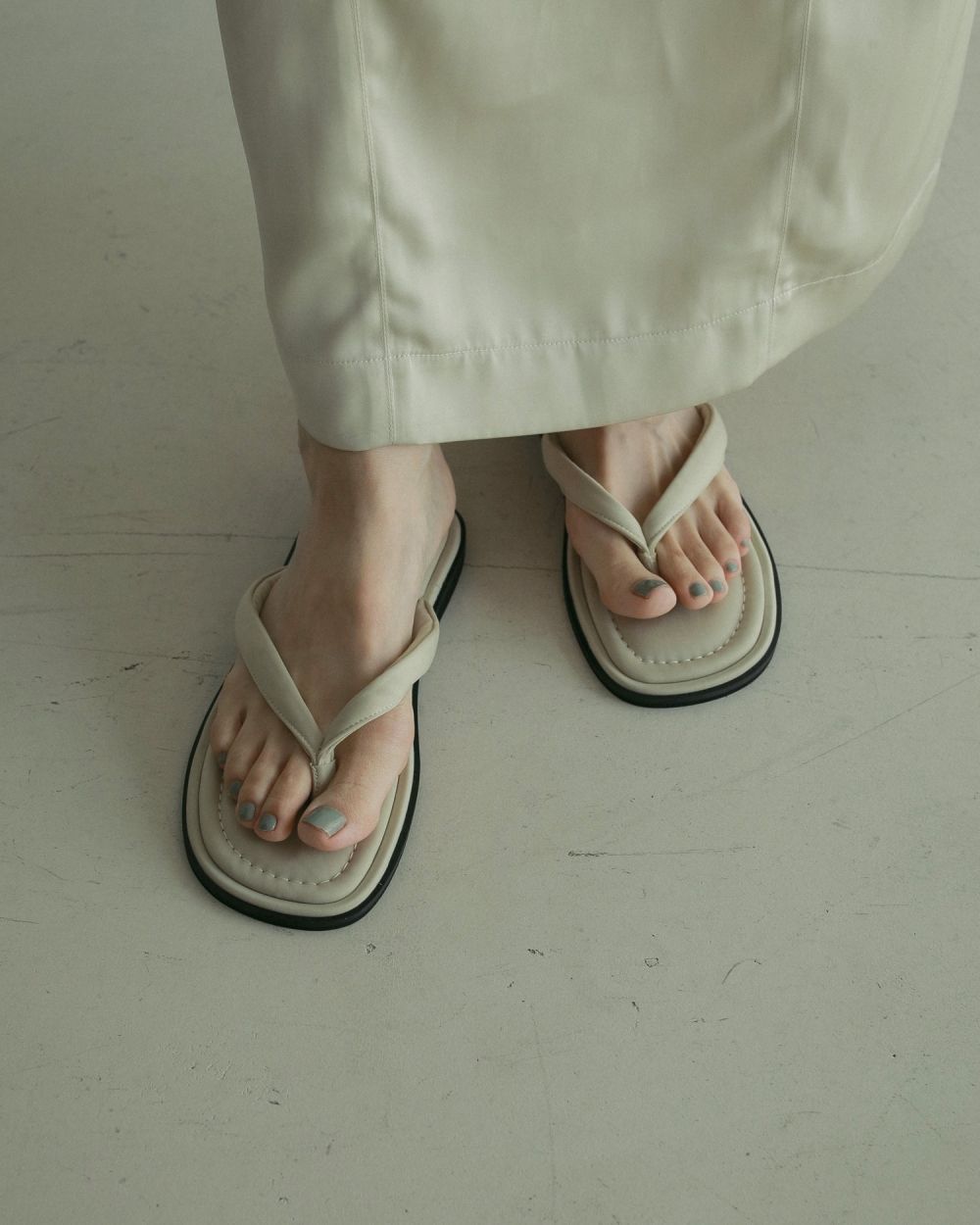 靴 anuke Square Tong Sandals Black 37 anuke Square Tong Sandals Black 37