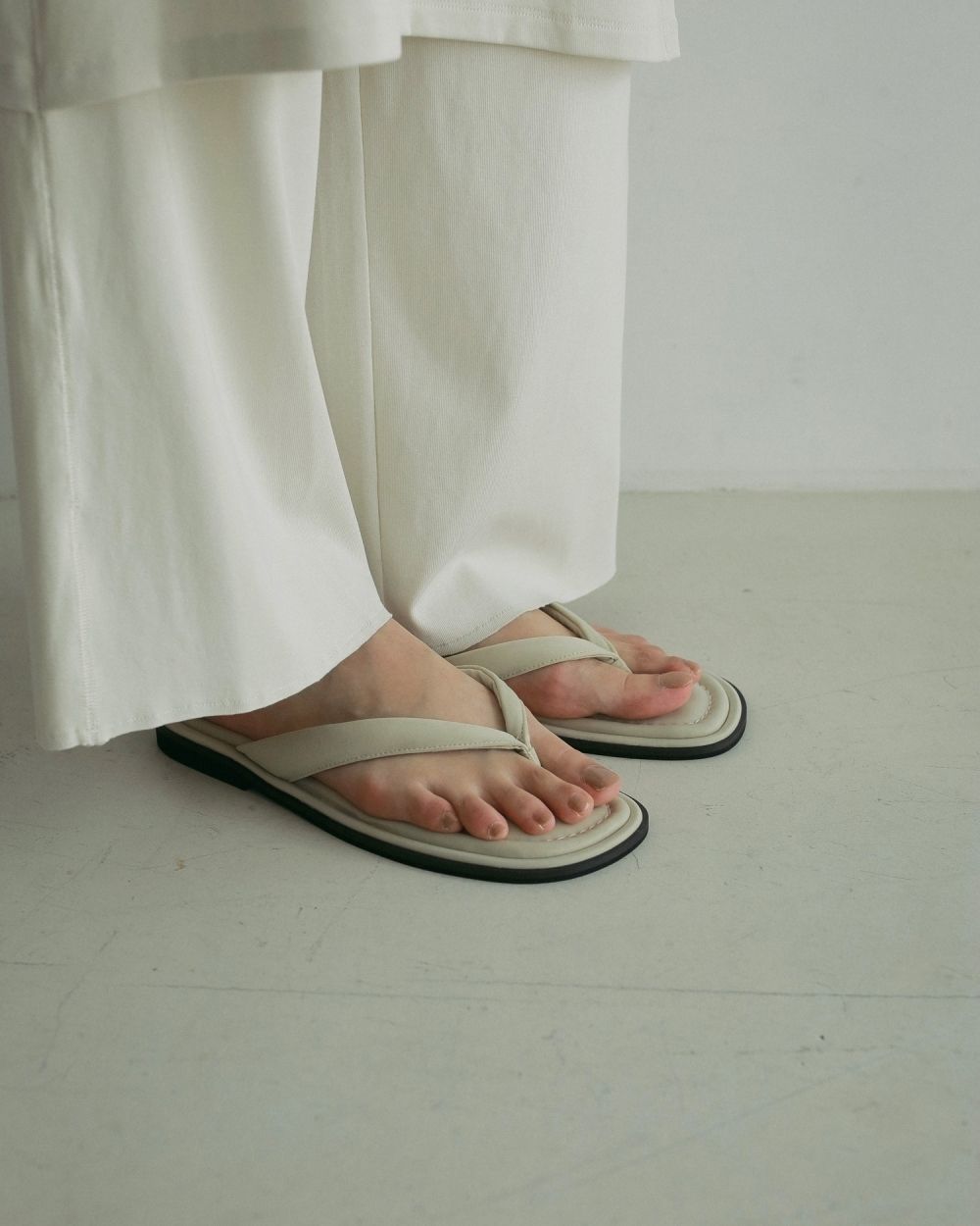 ànuke online store（アンヌーク） / Square Tong SandalsSquare