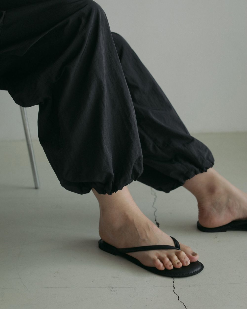 【新品】anuke Ecoleather Tong Sandals IVR ànuke online store（アンヌーク） / Ecoleather Tong