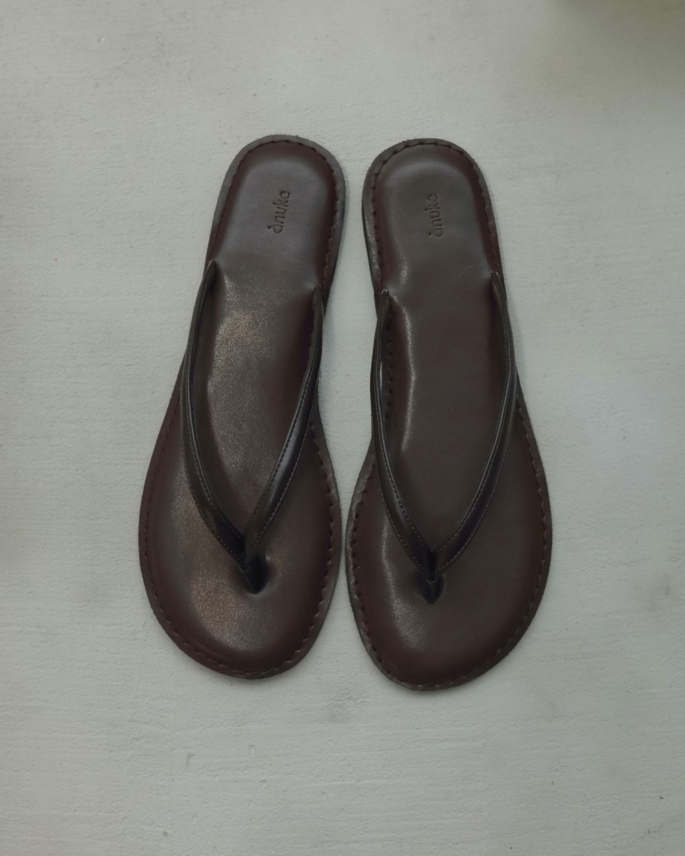 【新品】anuke Ecoleather Tong Sandals IVR ànuke online store（アンヌーク） / Ecoleather Tong