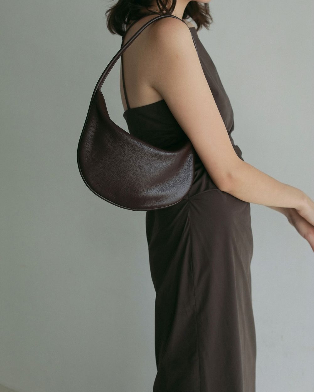 anuke　Leather Round Bag ànuke online store（アンヌーク） / Leather Round BagLeather
