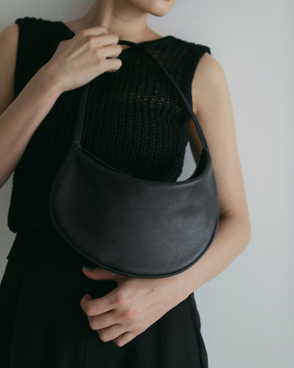 anuke　Leather Round Bag ànuke online store（アンヌーク） / Leather Round BagLeather