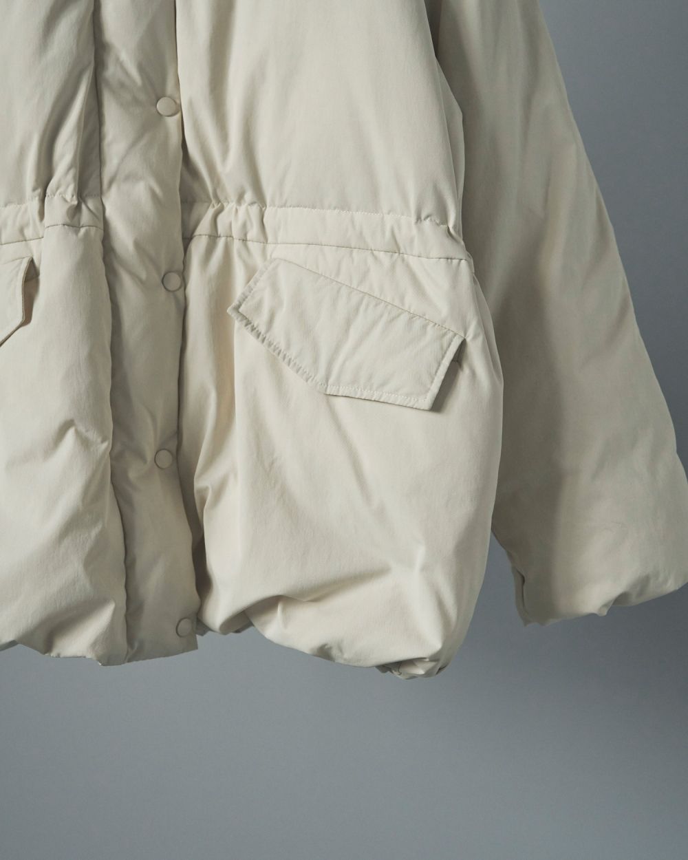 Standcollar Down Coat Standcollar Down Coat,スタンドカラーダウンコート,62520004,アウター,コート,ダウンコート,ミドル丈,中綿,ànuke,アンヌーク,lifes,ライフズ,25aw