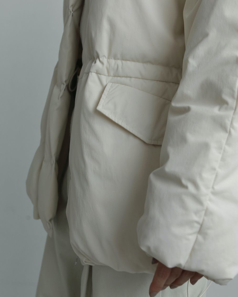 Standcollar Down Coat Standcollar Down Coat,スタンドカラーダウンコート,62520004,アウター,コート,ダウンコート,ミドル丈,中綿,ànuke,アンヌーク,lifes,ライフズ,25aw