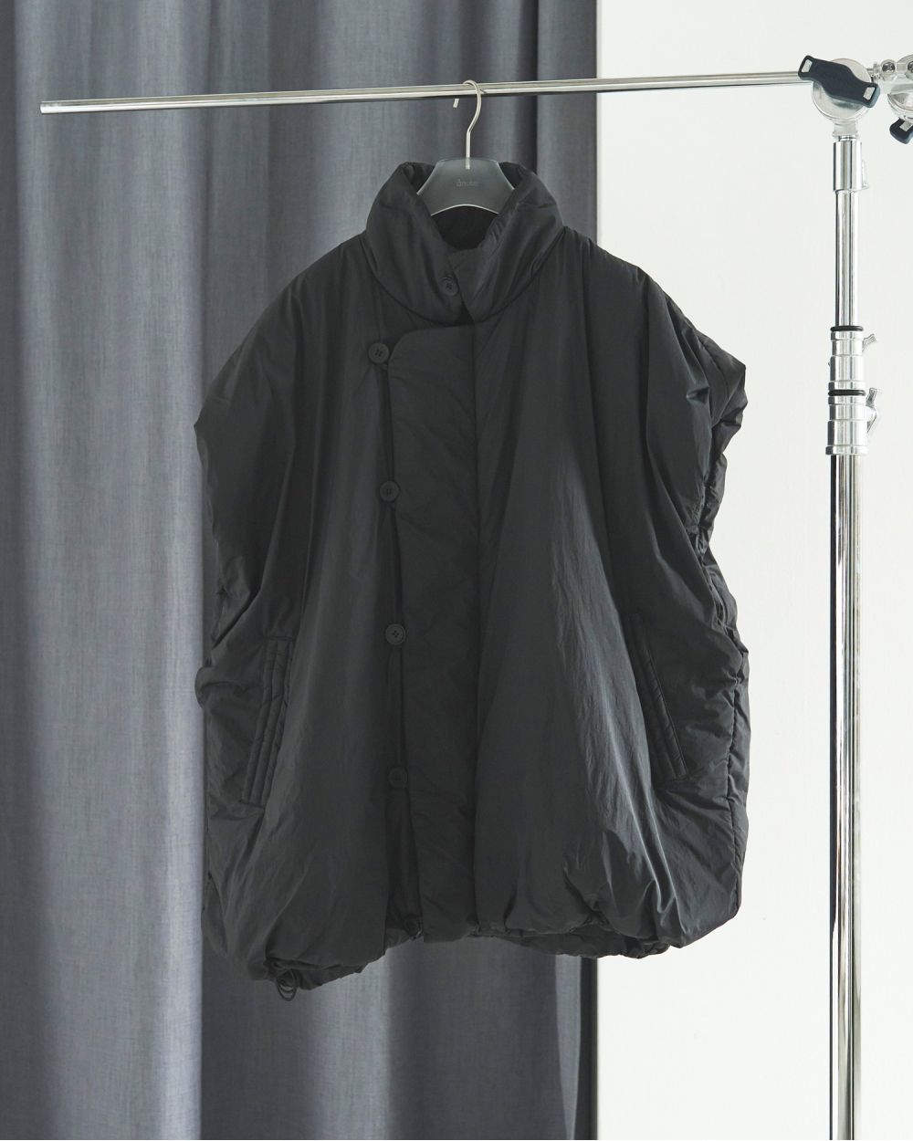 Volume Over Vest Volume Over Vest,ボリュームオーバーベスト,62520104,アウター,ベスト,中綿ベスト,オーバーサイズ,羽織,ànuke,アンヌーク,lifes,ライフズ,25aw