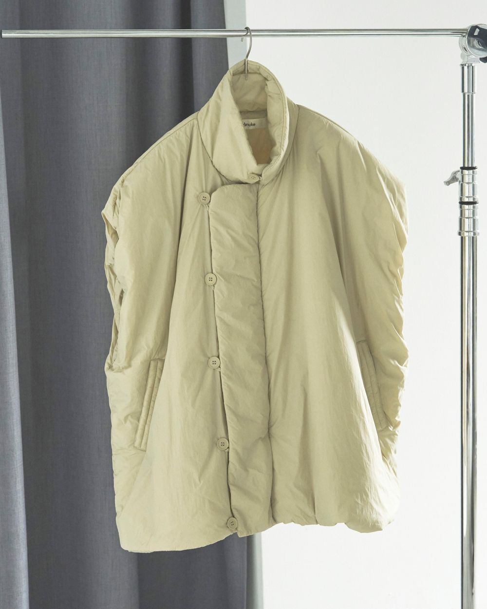 Volume Over Vest Volume Over Vest,ボリュームオーバーベスト,62520104,アウター,ベスト,中綿ベスト,オーバーサイズ,羽織,ànuke,アンヌーク,lifes,ライフズ,25aw