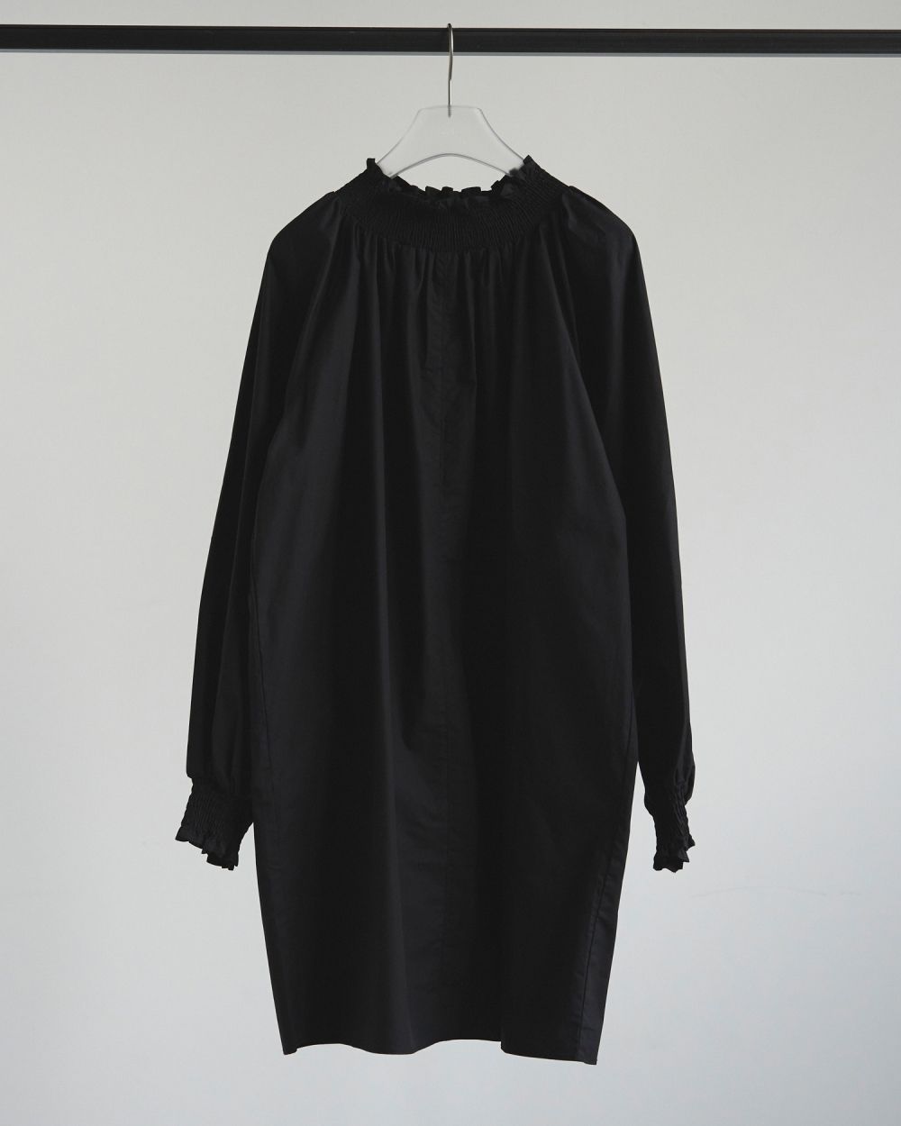 Cotton Shirring Onepiece Cotton Shirring Onepiece,コットン シャーリング ワンピース)です。62520315,ワンピース,ワンピ,ドレス,ミニワンピース,ànuke,アンヌーク,lifes,ライフズ,25aw