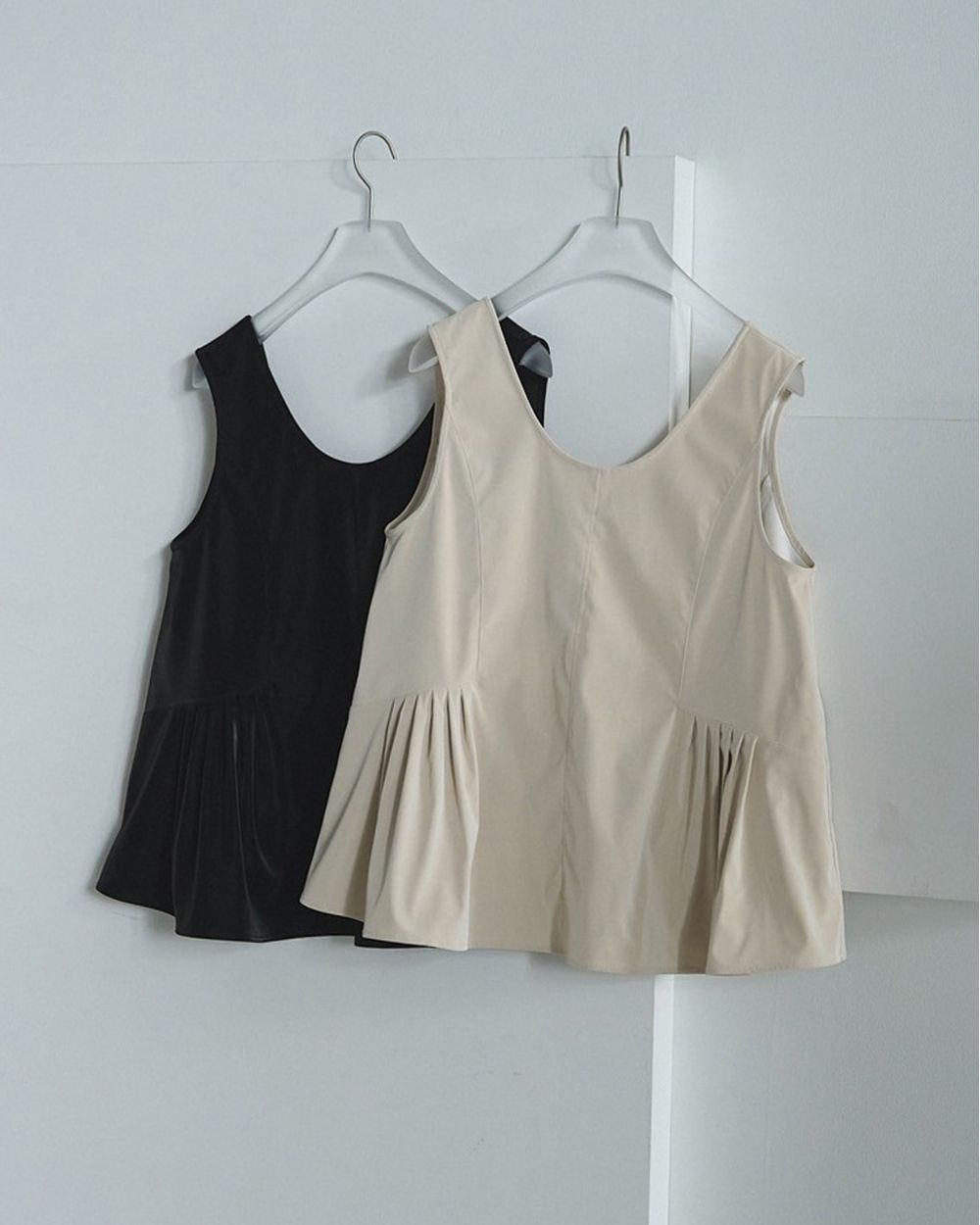 トップス anna ànuke online store（アンヌーク） / Uneck Peplum TopsUneck