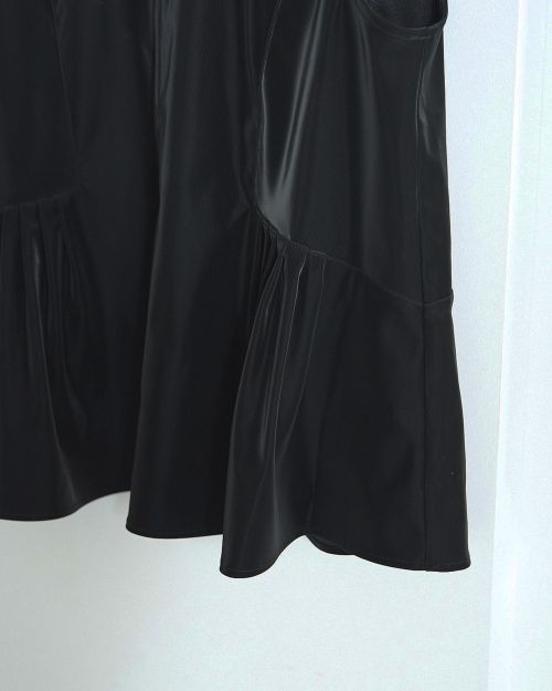 ànuke online store（アンヌーク） / Uneck Peplum TopsUneck Peplum