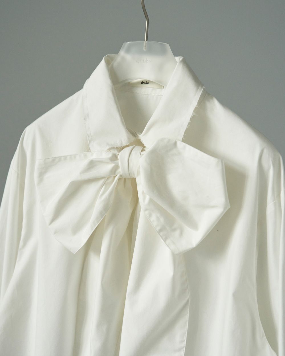 Volume Ribbon Shirts Volume Ribbon Shirts,ボリュームリボンシャツ,62520407,シャツ,ブラウス,リボン,オーバーサイズ,ànuke,アンヌーク,lifes,ライフズ,25aw