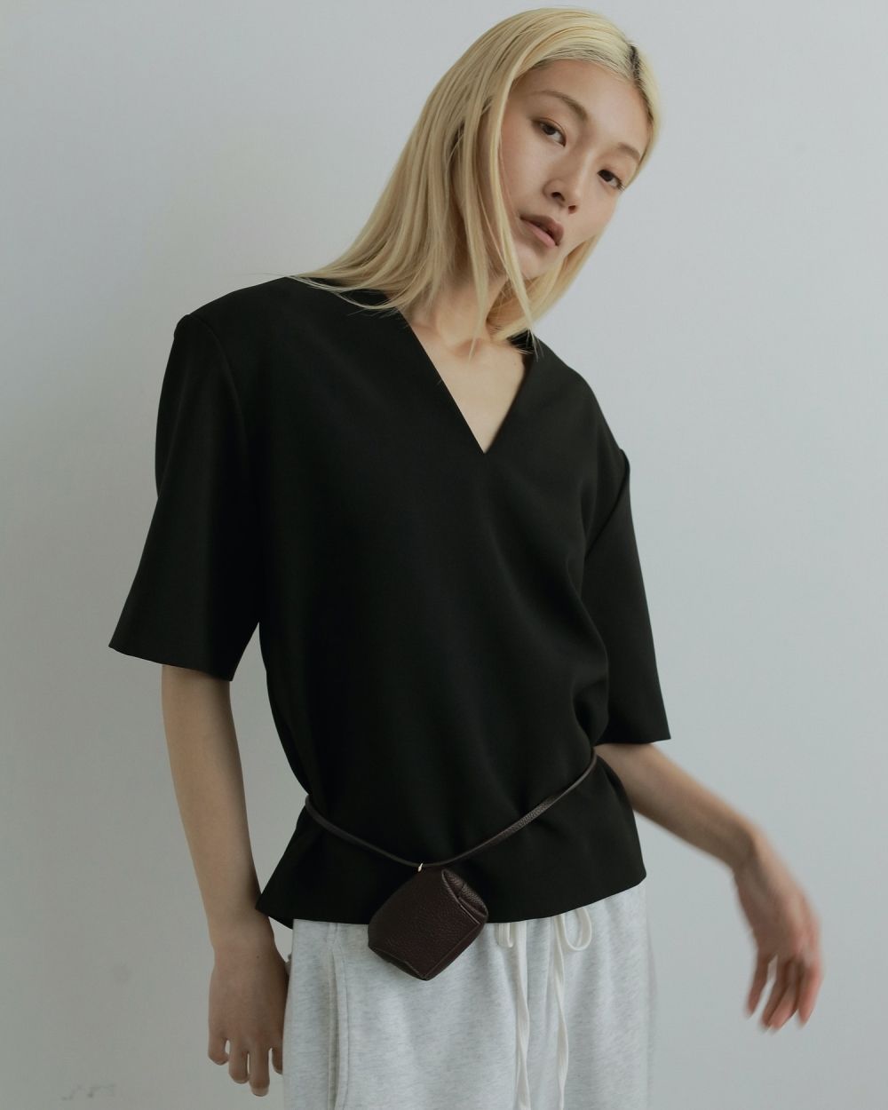Powershoulder Vneck Tops Powershoulder Vneck Tops,パワーショルダーブイネックトップス,62520409,トップス,Vネック,ànuke,アンヌーク,lifes,ライフズ,25aw