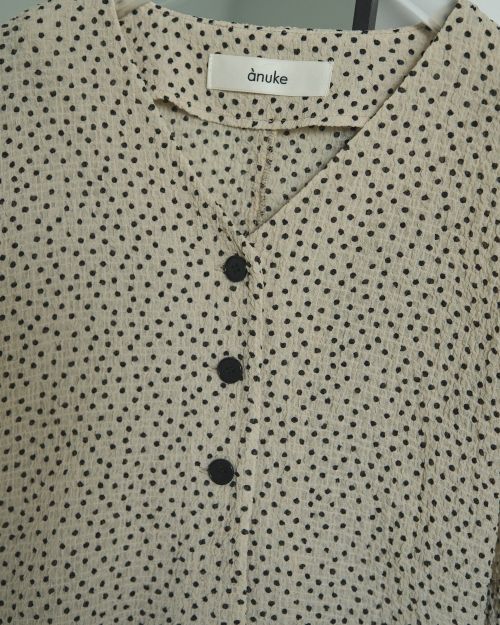 ànuke online store（アンヌーク） / Vneck Dot BlouseVneck Dot