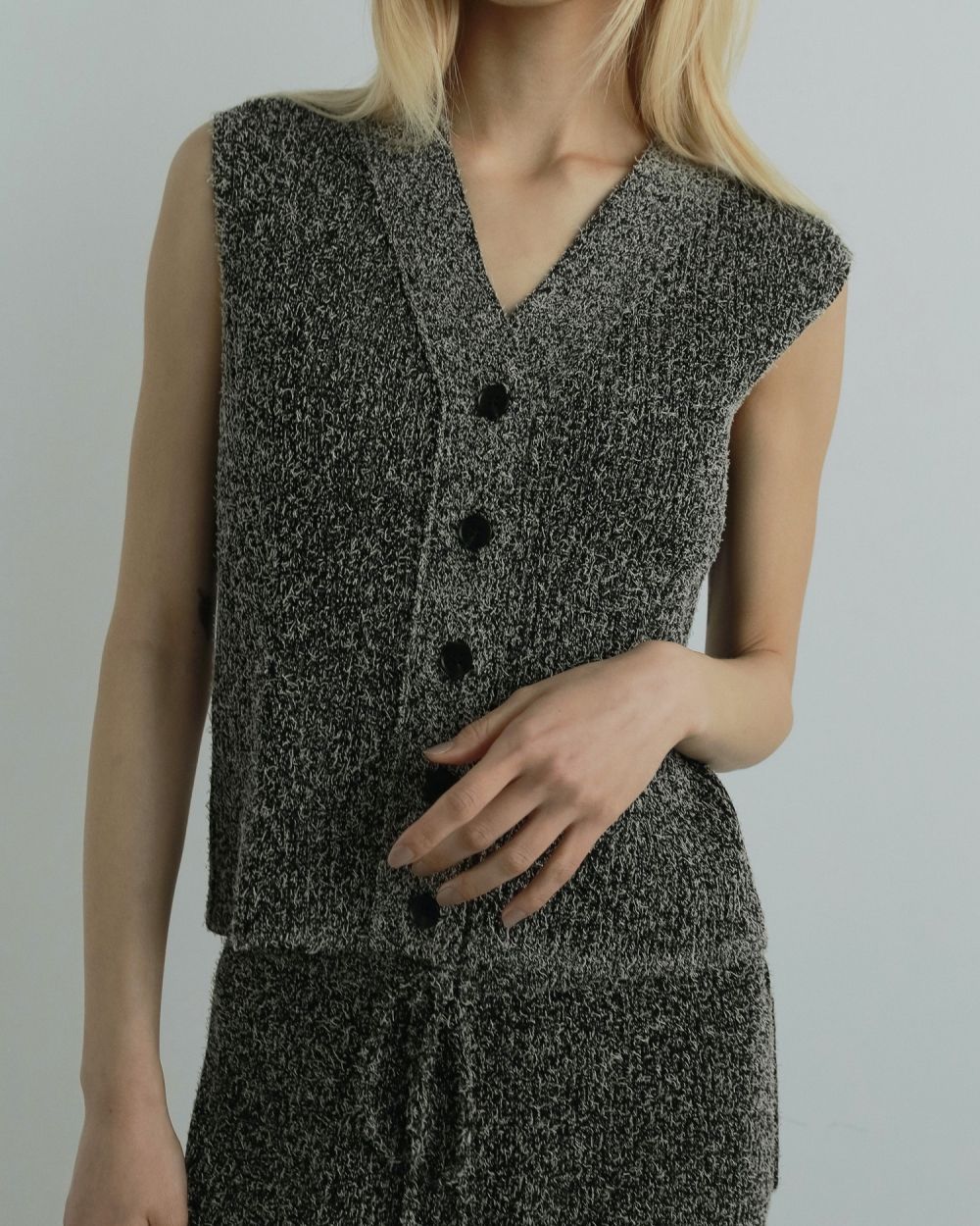 Curlyarn Knit Vest Curlyarn Knit Vest,カーリーヤーン ニット ベスト,62520508,トップス,ベスト,ニット,ニットベスト,ニットトップス,ànuke,アンヌーク,lifes,ライフズ,25aw